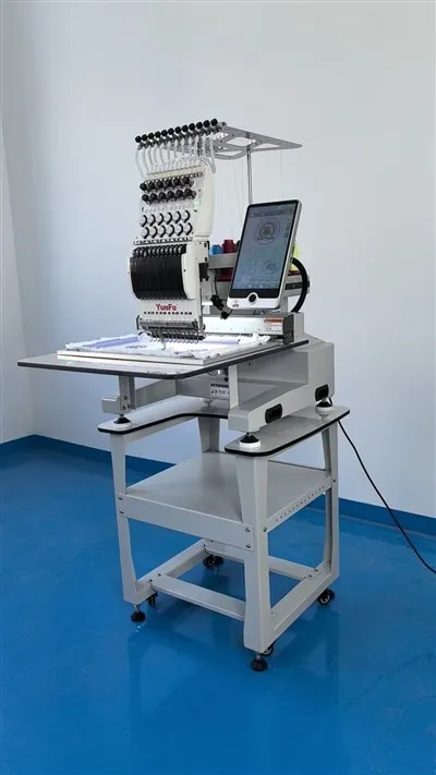 تبلیغات سال نو در ماشین‌های مدل تک سر-12 پین